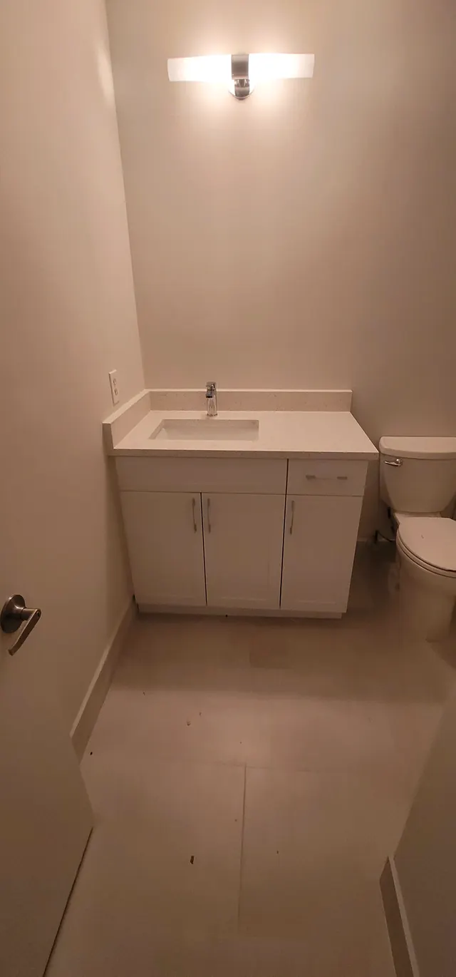 Custom bathroom vanity in Miami — project 1