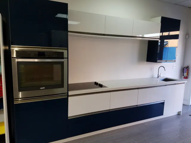 Custom kitchen cabinets project in Miami — project 5